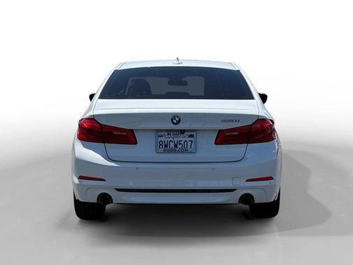 2018 BMW 530 530i