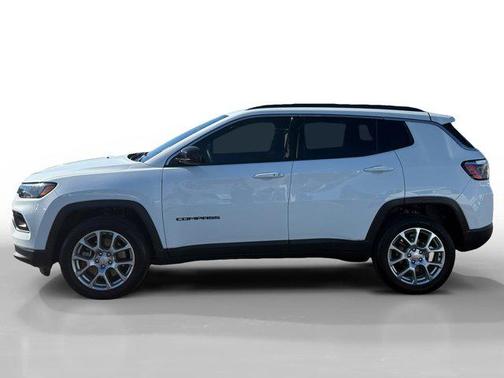 2024 Jeep Compass Latitude Lux