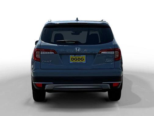 2022 Honda Pilot Touring 8-Passenger