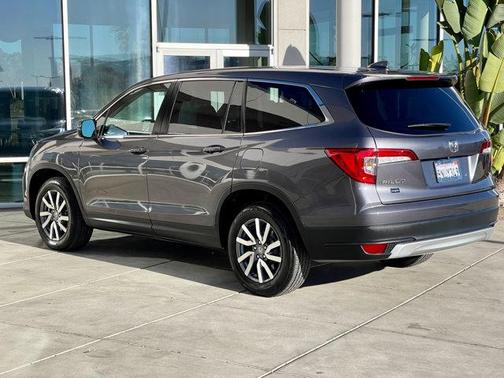Photo 2 of 28 of 2020 Honda Pilot EX-L