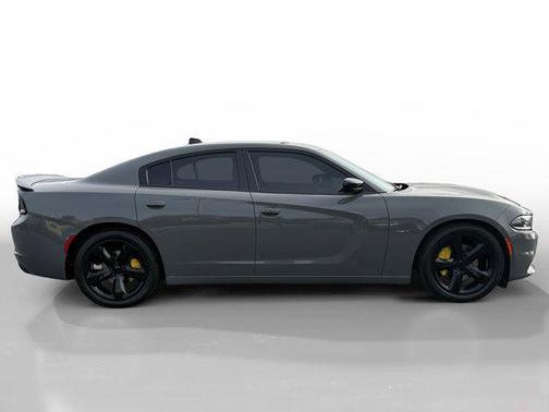 2017 Dodge Charger R/T