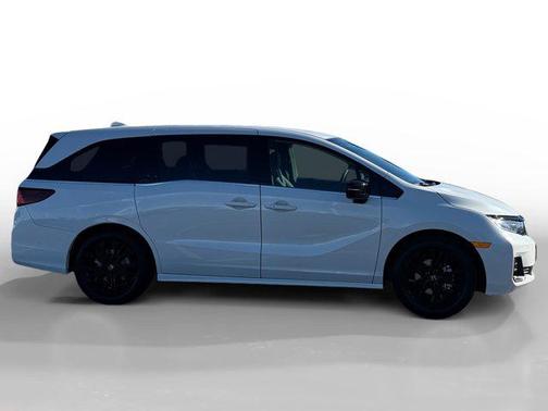 Platinum White Pearl 2026 Honda Odyssey Sport-L