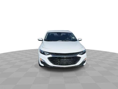 Summit White 2022 Chevrolet Malibu RS