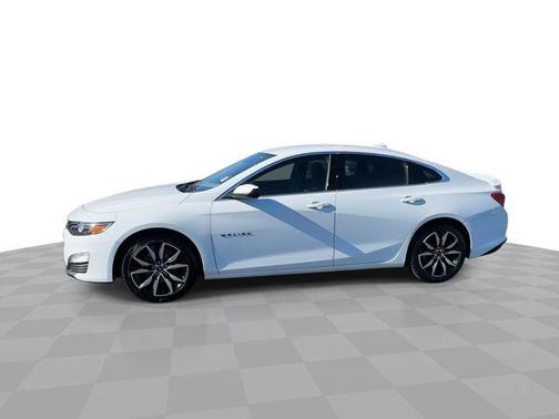 Summit White 2022 Chevrolet Malibu RS