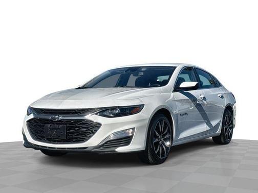 Summit White 2022 Chevrolet Malibu RS