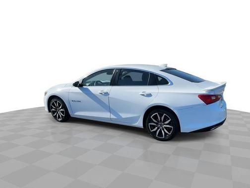 Summit White 2022 Chevrolet Malibu RS