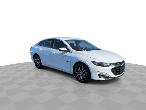 Summit White 2022 Chevrolet Malibu RS