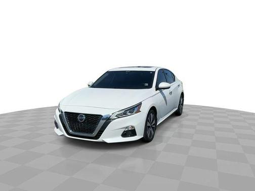 White 2021 Nissan Altima 2.5 SL