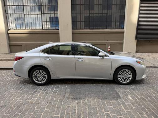 Silver Lining Metallic 2013 Lexus ES 350 Base