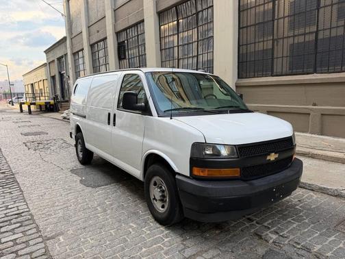 Summit White 2020 Chevrolet Express 2500 Work Van