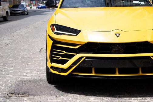Giallo 2019 Lamborghini Urus Base
