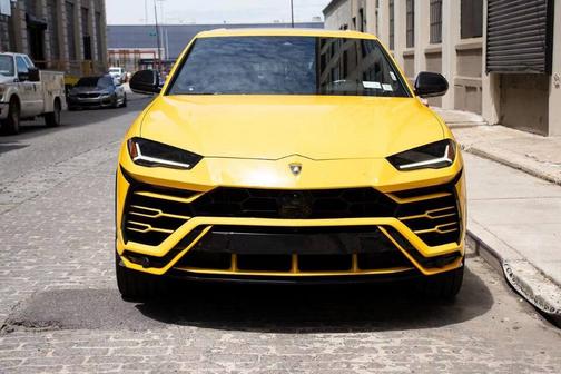 Giallo 2019 Lamborghini Urus Base