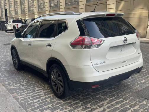 Pearl White 2016 Nissan Rogue SL