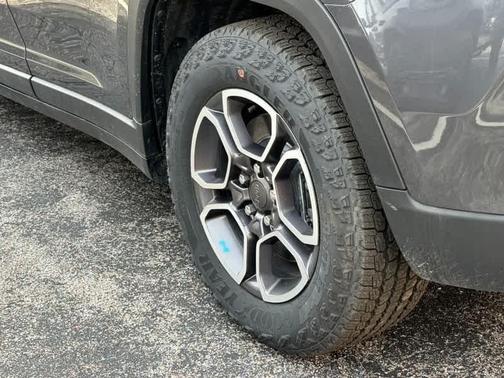 2023 Jeep Grand Cherokee 4xe Trailhawk