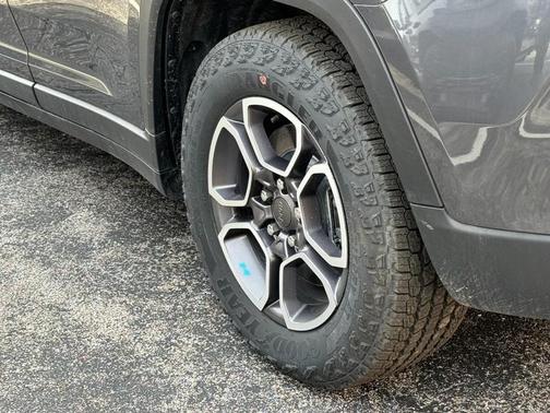 2023 Jeep Grand Cherokee 4xe Trailhawk