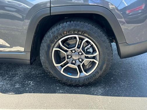 2023 Jeep Grand Cherokee 4xe Trailhawk