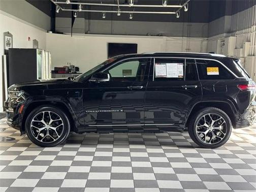 2022 Jeep Grand Cherokee 4xe Summit