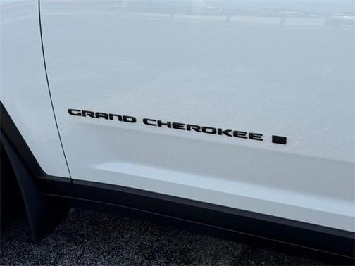2022 Jeep Grand Cherokee Altitude
