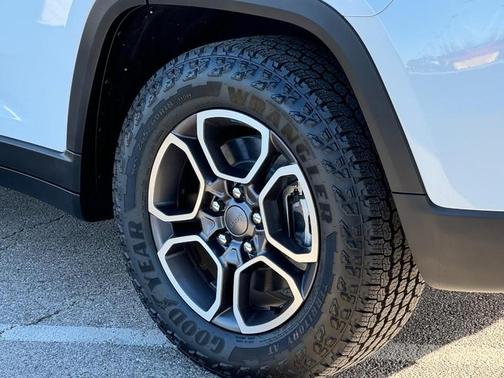 2023 Jeep Grand Cherokee 4xe Trailhawk
