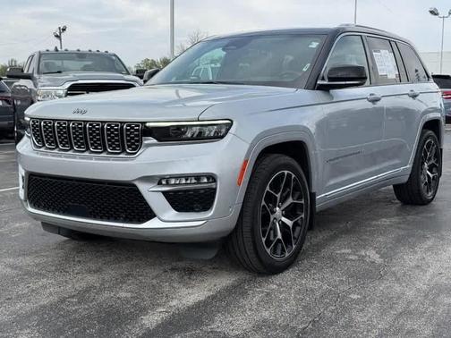 2022 Jeep Grand Cherokee Summit