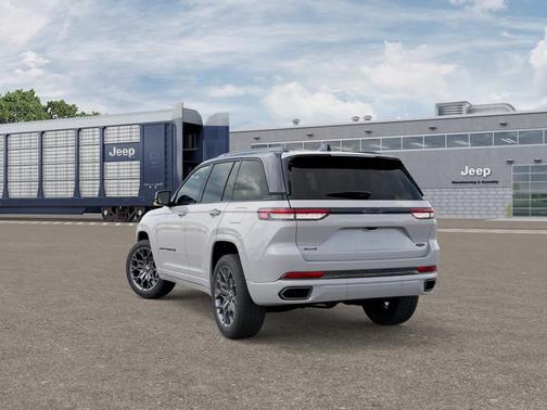 2025 Jeep Grand Cherokee Summit