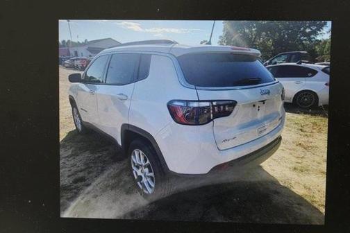 2022 Jeep Compass Latitude Lux