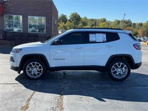 2022 Jeep Compass Latitude Lux