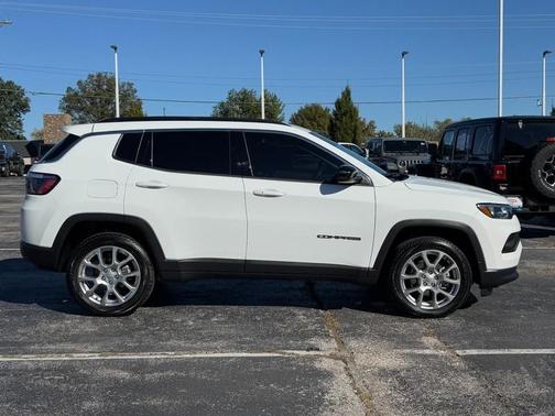 2022 Jeep Compass Latitude Lux