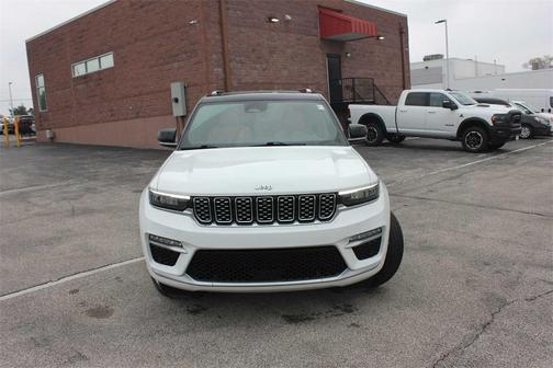 2022 Jeep Grand Cherokee Summit
