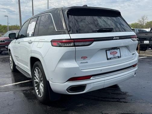 2022 Jeep Grand Cherokee Summit