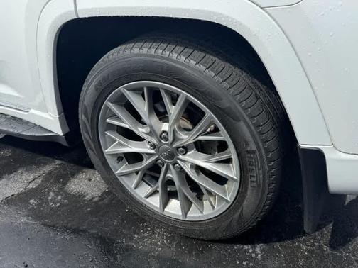 2022 Jeep Grand Cherokee Summit