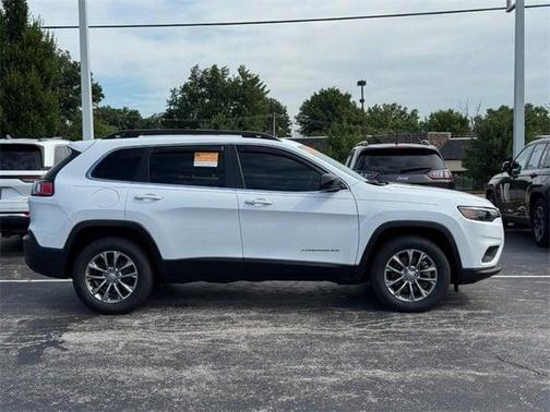 2022 Jeep Cherokee Latitude Lux