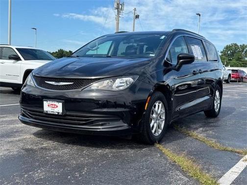 2020 Chrysler Voyager LX