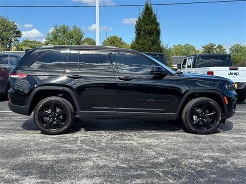2023 Jeep Grand Cherokee Altitude