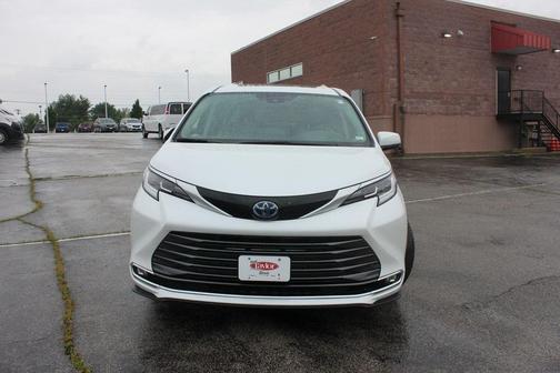 2022 Toyota Sienna Limited