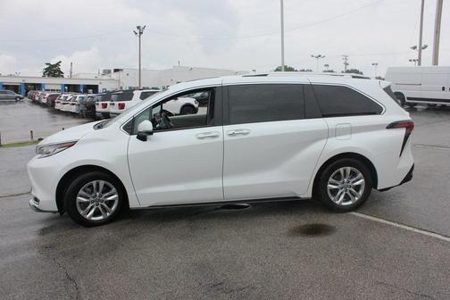 2022 Toyota Sienna Limited