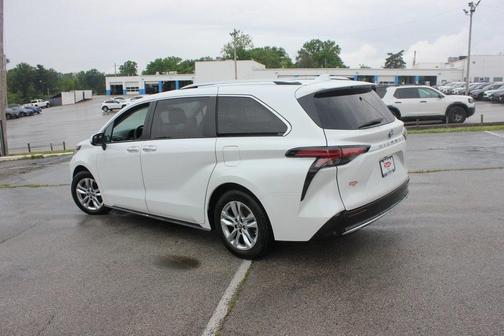 2022 Toyota Sienna Limited