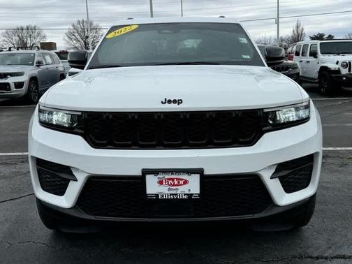 2022 Jeep Grand Cherokee Altitude