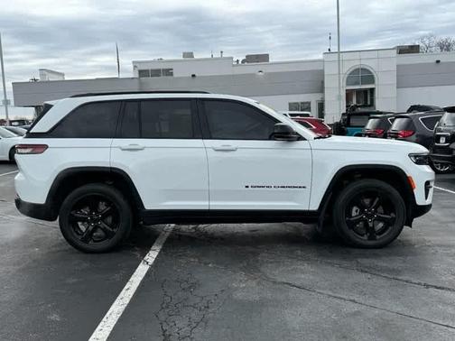 2022 Jeep Grand Cherokee Altitude