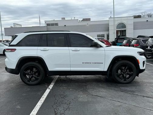 2022 Jeep Grand Cherokee Altitude