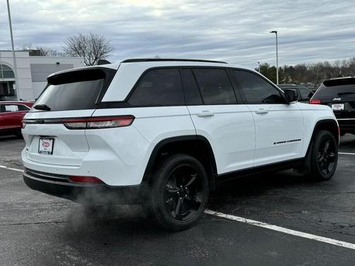 2022 Jeep Grand Cherokee Altitude