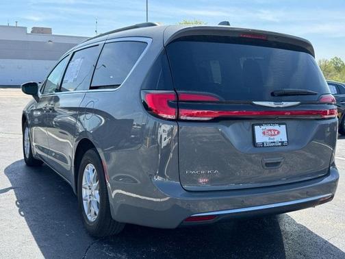 2022 Chrysler Pacifica Touring-L