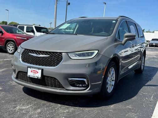 2022 Chrysler Pacifica Touring-L