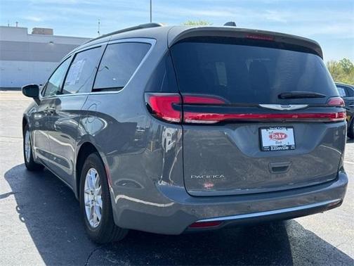 2022 Chrysler Pacifica Touring-L