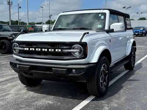 2023 Ford Bronco Outer Banks