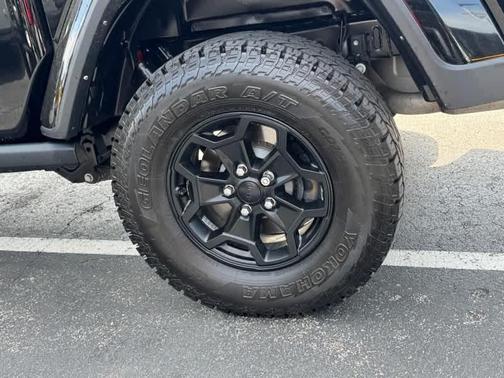 2022 Jeep Gladiator Sport