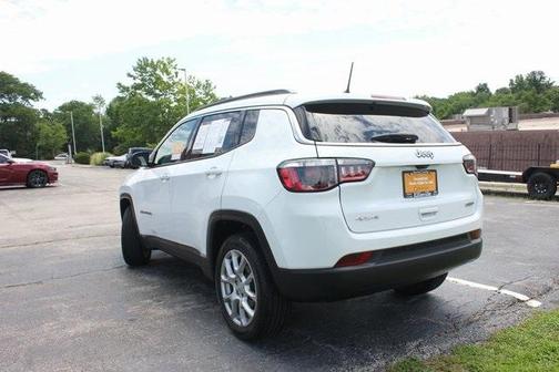 2022 Jeep Compass Latitude Lux