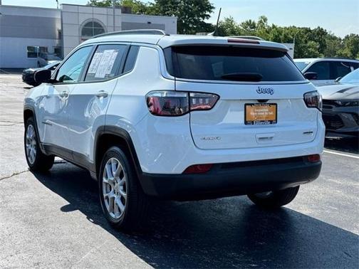 2022 Jeep Compass Latitude Lux