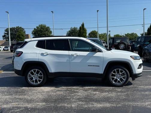 2022 Jeep Compass Latitude Lux