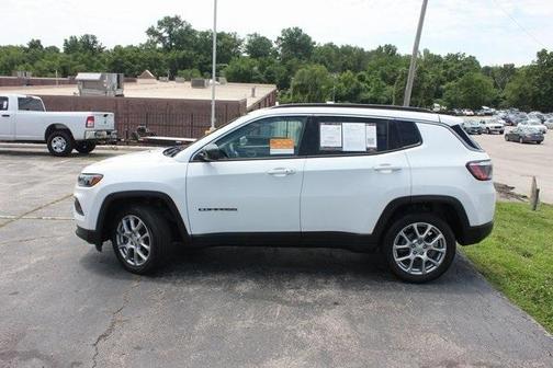2022 Jeep Compass Latitude Lux